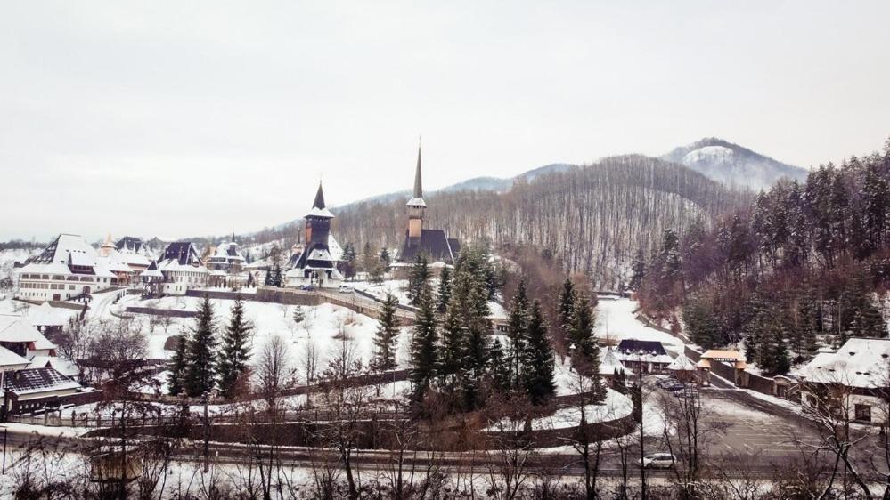 Pensiunea Hai In Maramures Bîrsana Exterior foto
