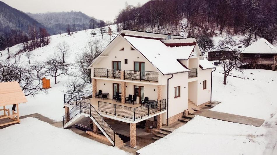 Pensiunea Hai In Maramures Bîrsana Exterior foto
